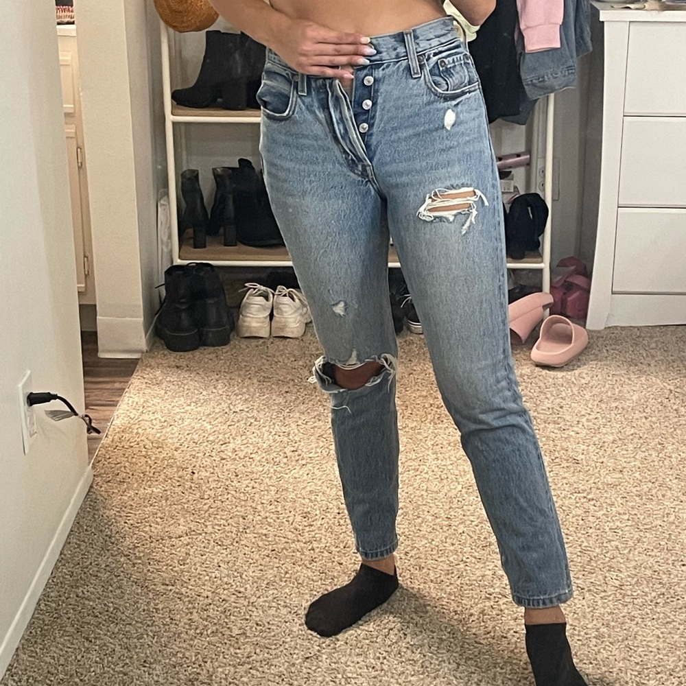 Night waisted 501 Levi’s skinny distressed jeans